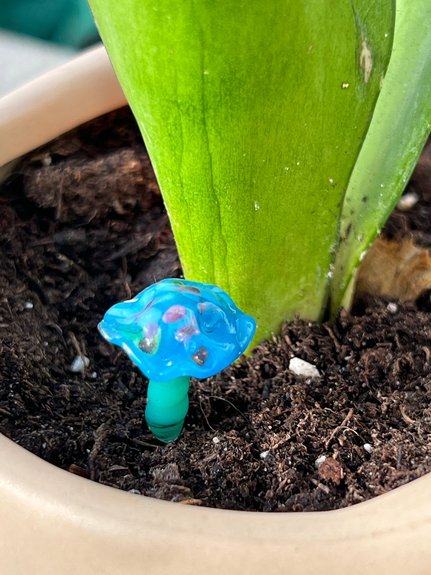 Mushroom short plant stake