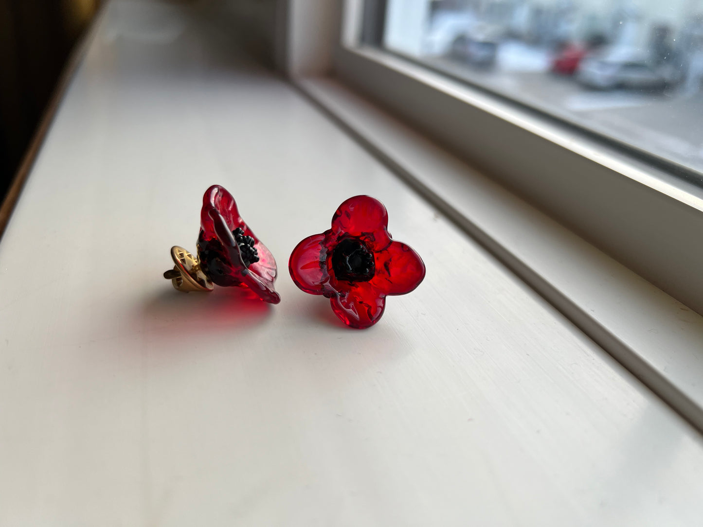 Poppy pin